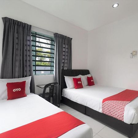 Oyo 91089 Motel Fasa 2B Seri Manjung Exterior foto
