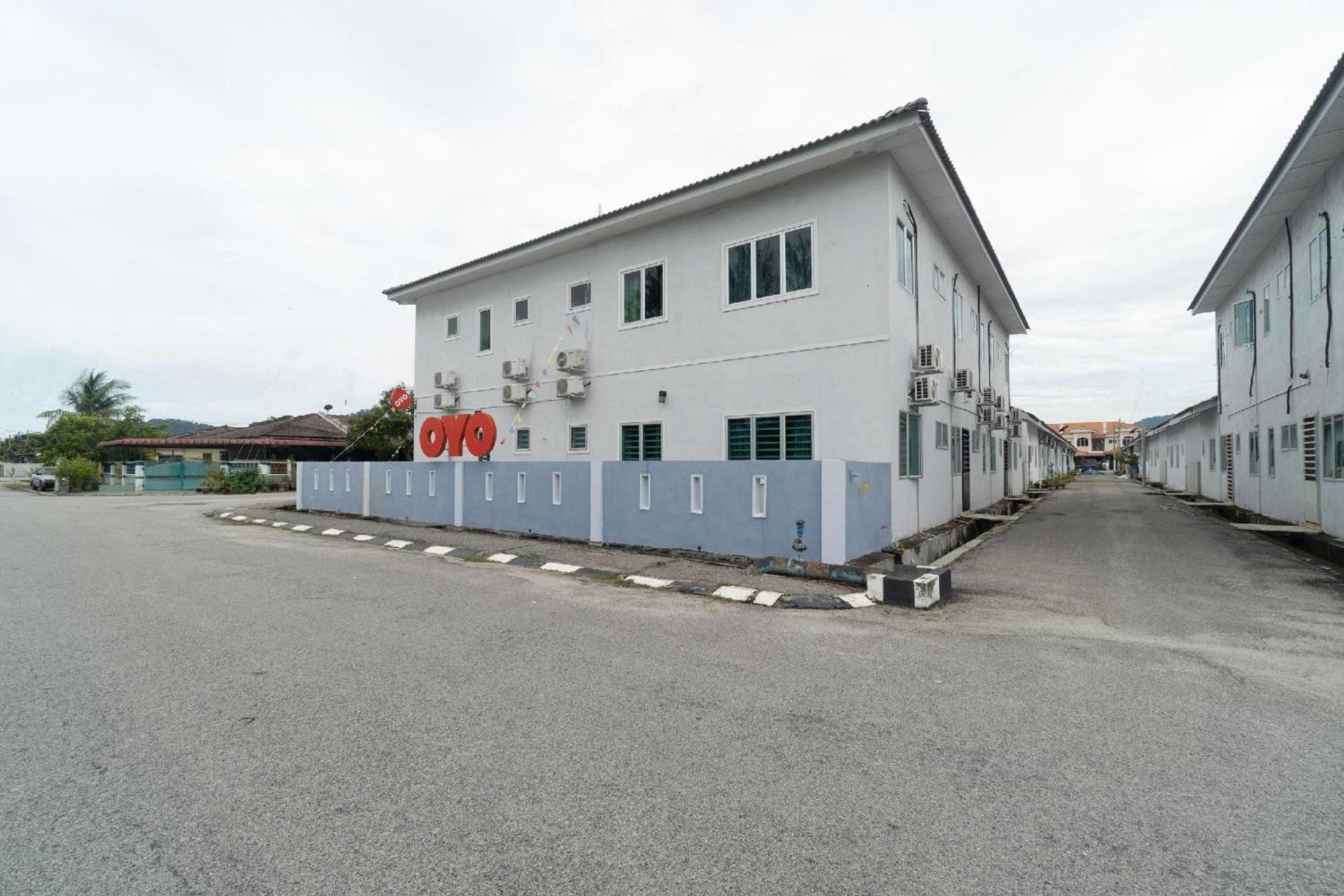 Oyo 91089 Motel Fasa 2B Seri Manjung Exterior foto